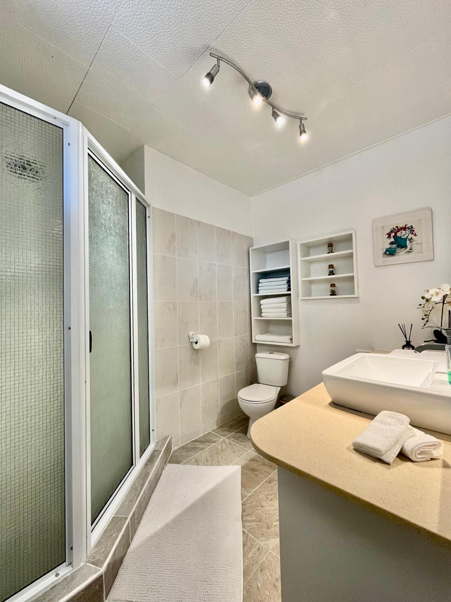 Tiaki Guesthouse - Cozy Modern Studio - 5Min Drive From The Beach And Punaauia Center Eksteriør bilde